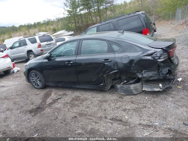 3KPF54AD0PE547694 KIA Forte Gt-line