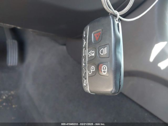 2015 JAGUAR XF SAJWA0F7XF8U55431 Photo 10
