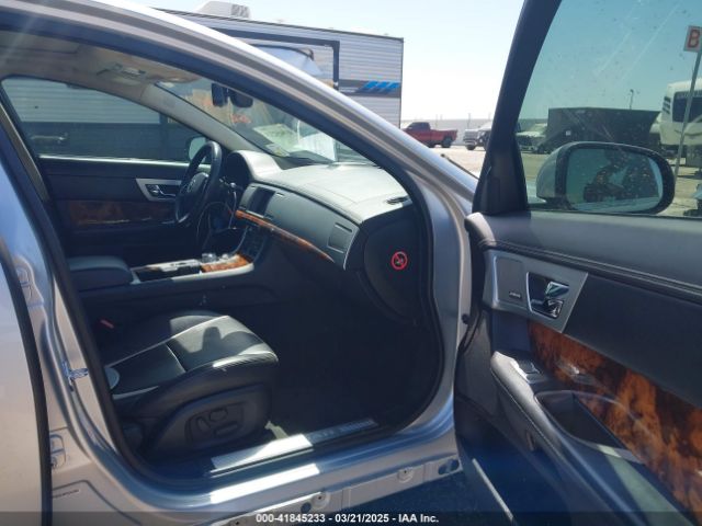2015 JAGUAR XF SAJWA0F7XF8U55431 Photo 4