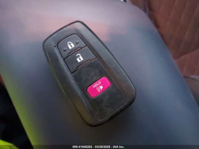 NMTKHMBX8NR147558 Toyota C-HR XLE
