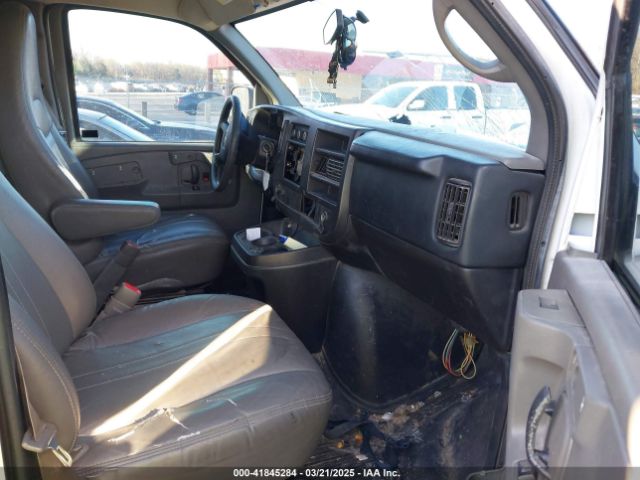 1GCWGGBA3E1109722 Chevrolet Express 2500 Work Van