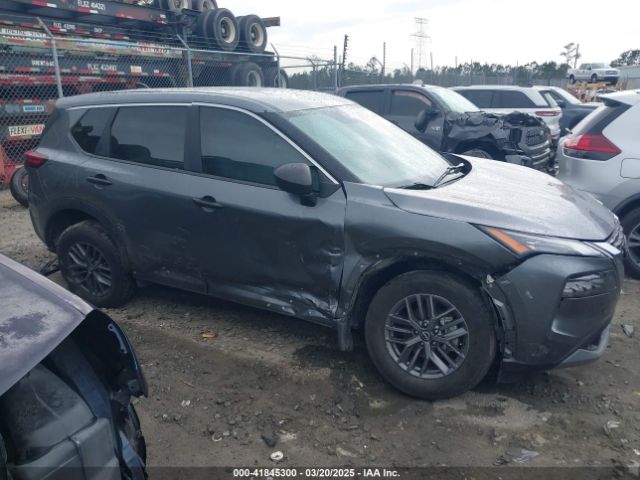 5N1BT3AA3PC772232 Nissan Rogue S Fwd
