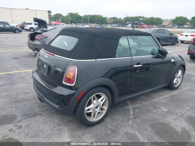 2010 MINI COOPER S WMWMS3C52ATY08772 Photo 3