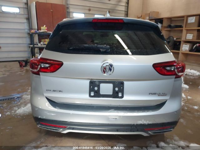 W04GV8SX0J1094167 Buick Regal Tourx Essence