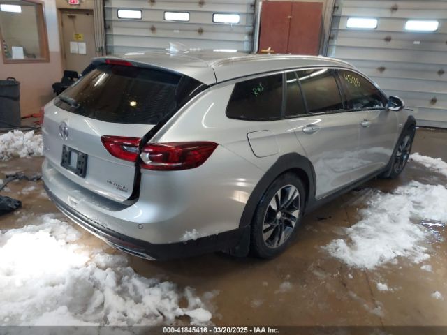 W04GV8SX0J1094167 Buick Regal Tourx Essence