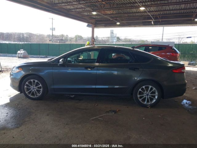 3FA6P0HD5KR244720 Ford FUSION SE