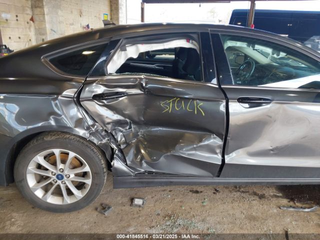 3FA6P0HD5KR244720 Ford FUSION SE