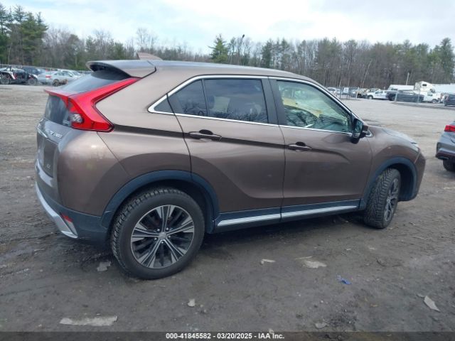 JA4AT5AA0JZ044992 Mitsubishi Eclipse Cross Se