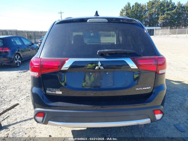 JA4AZ3A36JZ057072 Mitsubishi Outlander Es
