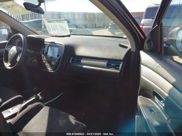 JA4AZ3A36JZ057072 Mitsubishi Outlander Es