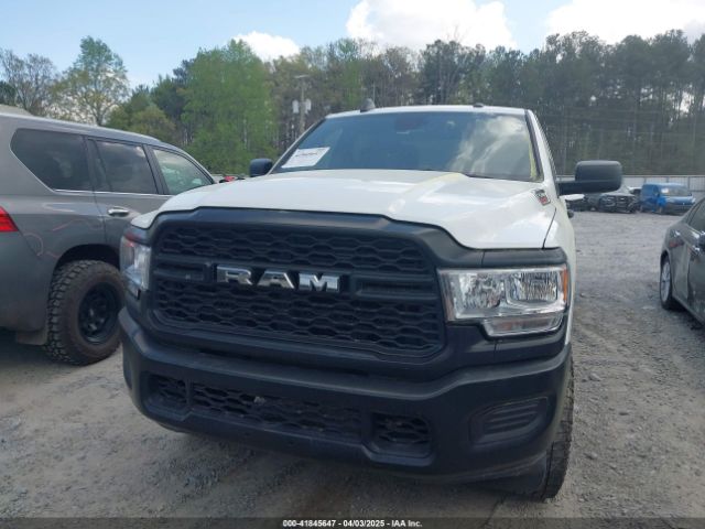3C6UR5HJ3NG202553 RAM 2500 Tradesman  4x4 8' Box