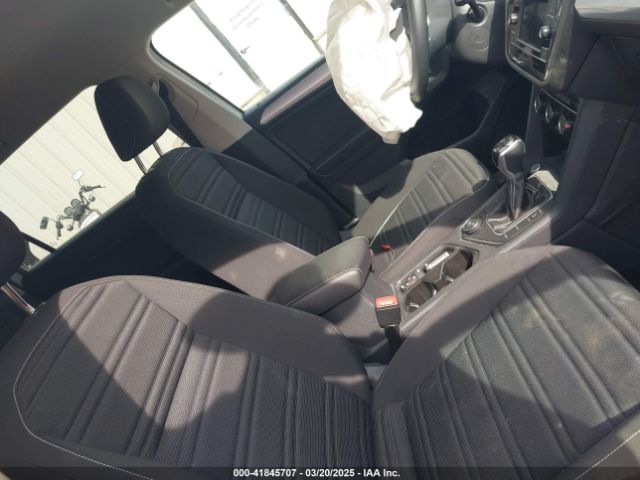 3VV0B7AX2NM097402 Volkswagen Tiguan 2.0t S