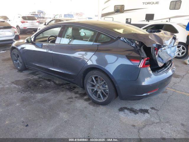 2022 TESLA MODEL 3 5YJ3E1EB5NF126104 Photo 2