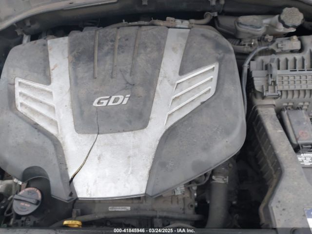 KM8SMDHF9HU252648 Hyundai Santa Fe Se