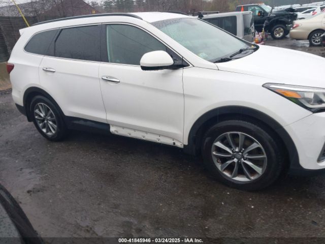 KM8SMDHF9HU252648 Hyundai Santa Fe Se