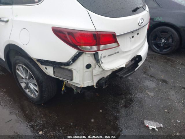 KM8SMDHF9HU252648 Hyundai Santa Fe Se