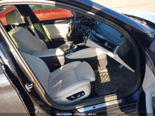 WBAJB9C59JG463948 BMW M550i Xdrive