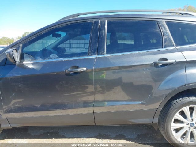 1FMCU0HD5KUA89287 Ford ESCAPE SEL