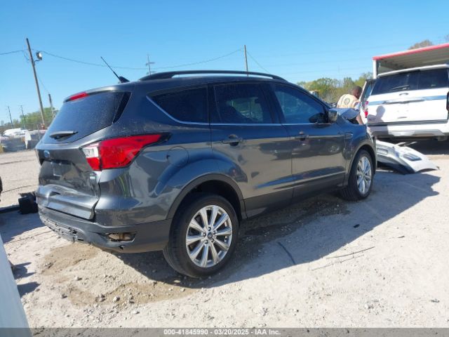 1FMCU0HD5KUA89287 Ford ESCAPE SEL