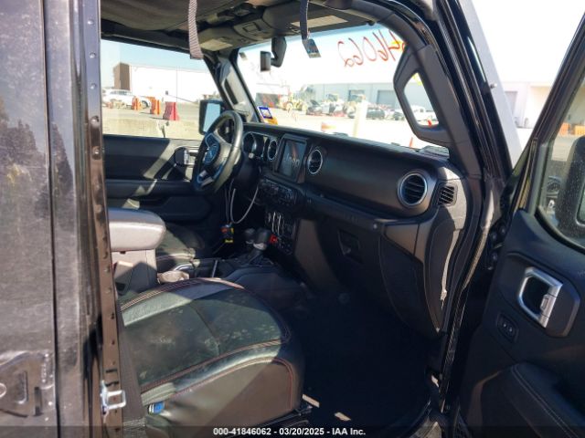 1C4HJXFGXJW108766 Jeep Wrangler Unlimited Rubicon 4x4