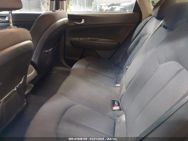 5XXGT4L32JG230478 KIA Optima Lx