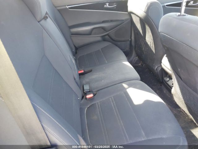 5XYPG4A58KG471046 KIA Sorento 3.3l Lx