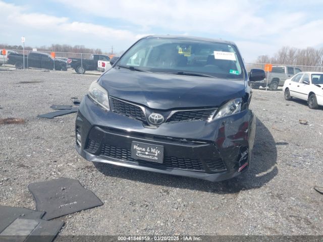 5TDXZ3DC0JS917612 Toyota Sienna Se Premium 8 Passenger