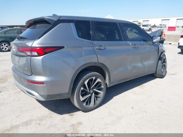 2022 MITSUBISHI OUTLANDER JA4J3UA8XNZ028540 Photo 3