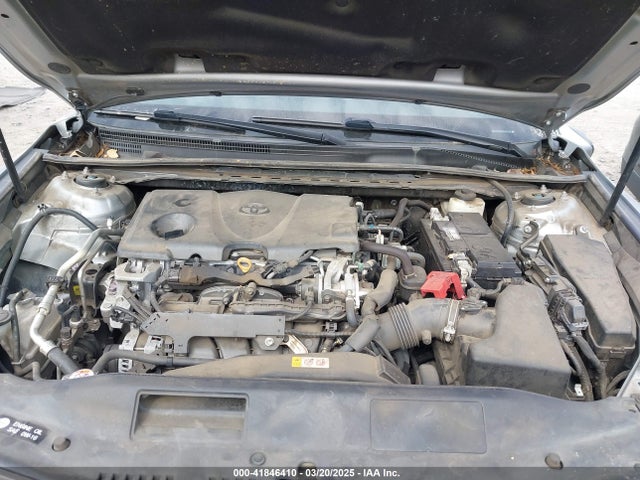4T1B11HK2JU629749 Toyota CAMRY SE