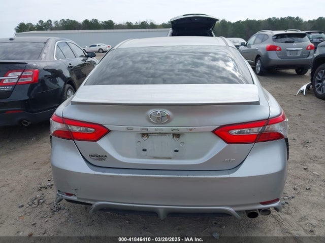 4T1B11HK2JU629749 Toyota CAMRY SE
