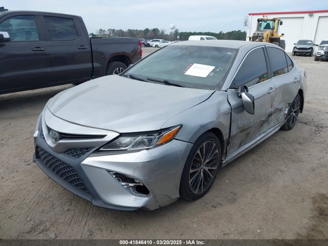 4T1B11HK2JU629749 Toyota CAMRY SE