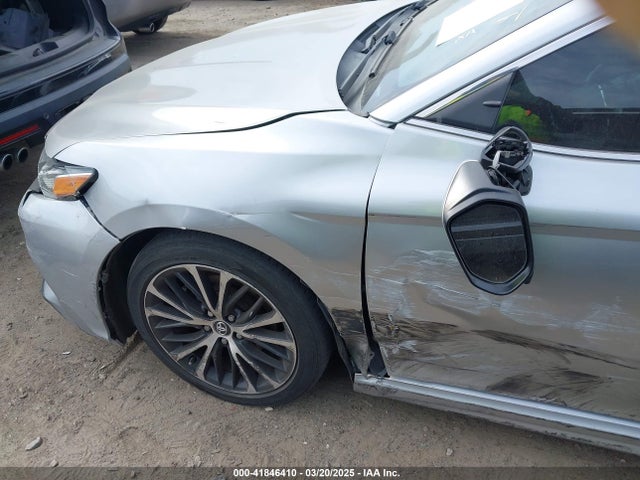 4T1B11HK2JU629749 Toyota CAMRY SE