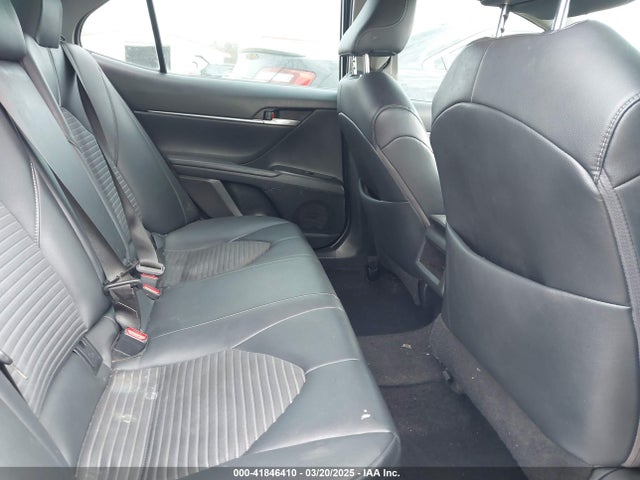 4T1B11HK2JU629749 Toyota CAMRY SE