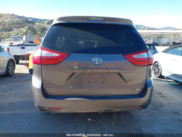 5TDYZ3DC0HS836849 Toyota Sienna Xle 8 Passenger