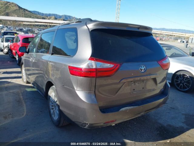 5TDYZ3DC0HS836849 Toyota Sienna Xle 8 Passenger