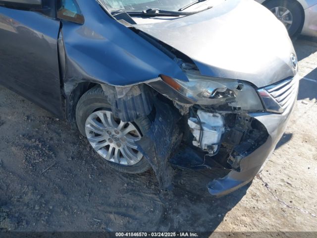 5TDYZ3DC0HS836849 Toyota Sienna Xle 8 Passenger