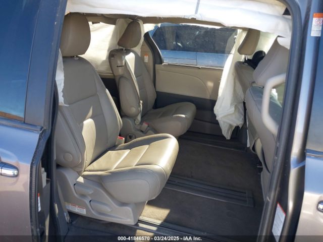 5TDYZ3DC0HS836849 Toyota Sienna Xle 8 Passenger