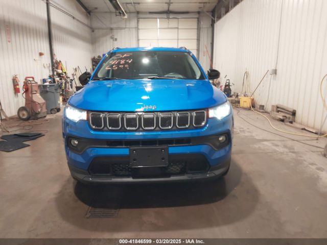 3C4NJDFB8NT194788 Jeep Compass Latitude Lux 4x4