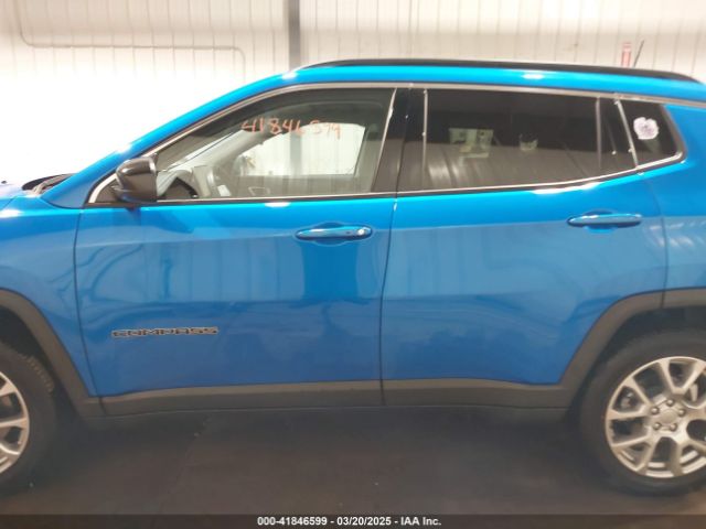 3C4NJDFB8NT194788 Jeep Compass Latitude Lux 4x4