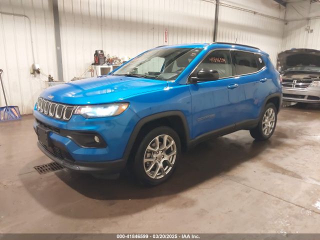 3C4NJDFB8NT194788 Jeep Compass Latitude Lux 4x4