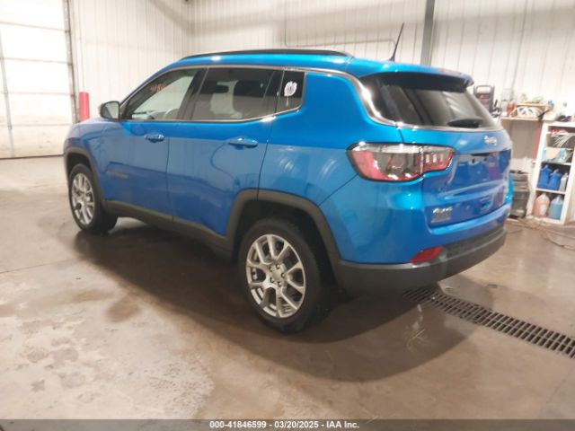 3C4NJDFB8NT194788 Jeep Compass Latitude Lux 4x4