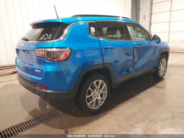 3C4NJDFB8NT194788 Jeep Compass Latitude Lux 4x4