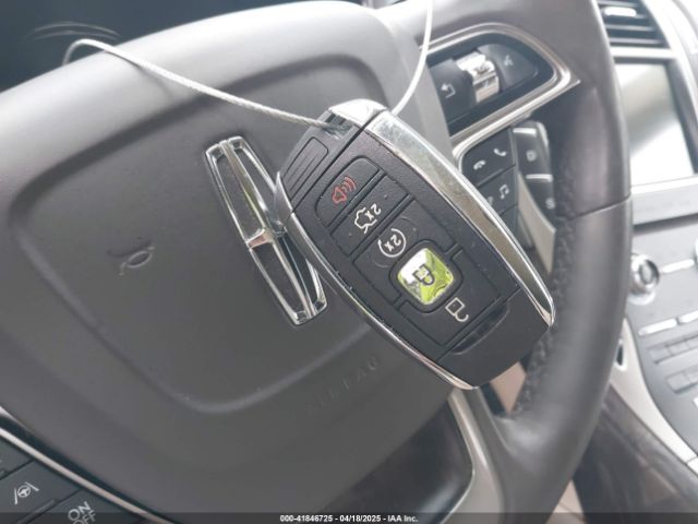 2020 LINCOLN NAUTILUS 2LMPJ8KP0LBL33502 Photo 10
