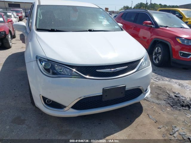 2C4RC1FG5KR541627 Chrysler Pacifica Touring Plus