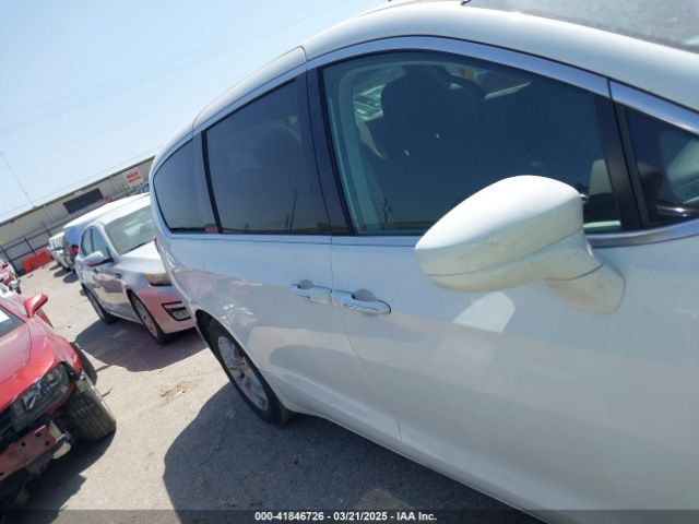 2C4RC1FG5KR541627 Chrysler Pacifica Touring Plus