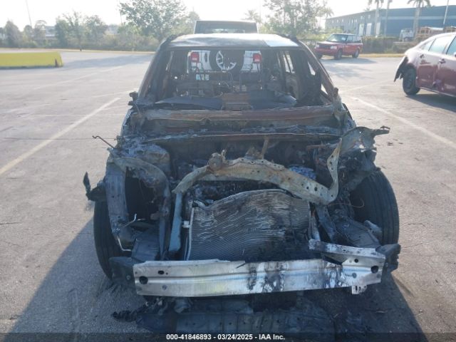 2T3P1RFV9PW380450 Toyota Rav4 Xle