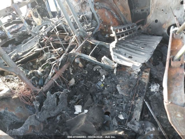 2T3P1RFV9PW380450 Toyota Rav4 Xle