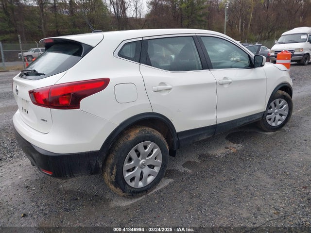 JN1BJ1CR2HW108265 Nissan Rogue Sport S