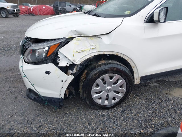 JN1BJ1CR2HW108265 Nissan Rogue Sport S
