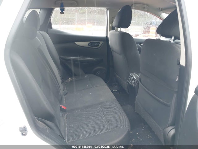 JN1BJ1CR2HW108265 Nissan Rogue Sport S